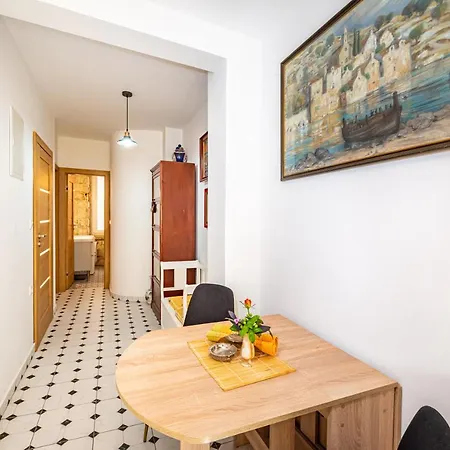 Ida Arts Apartment
